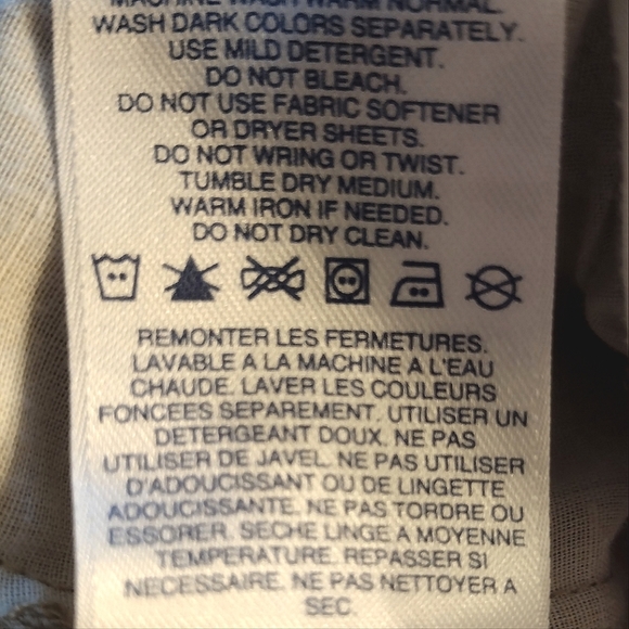 Lands' End Flat Front Men's Shorts, Size 30 Waist, Beige/Khaki Color. - Picture 5 of 6